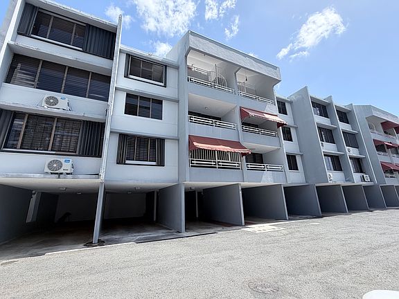 3rd image of 3A Beverly Hills Ct #1