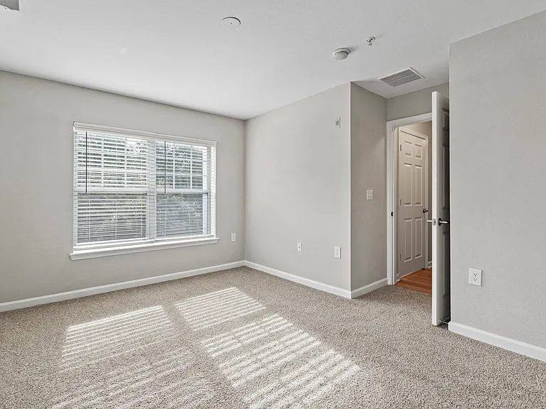 SomerHill Farms Apartments — Photo 7
