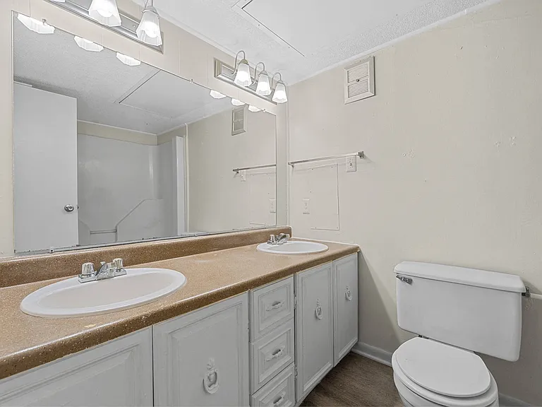 Brookside Apartments — Photo 18