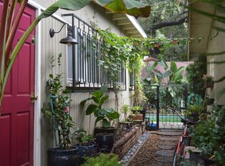 607 Buena Loma St, Altadena, CA 91001