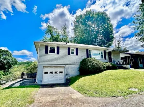 45 Richmond Dr, Huntington, WV 25705