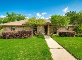 702 Meadowglen Cir, Coppell, TX 75019