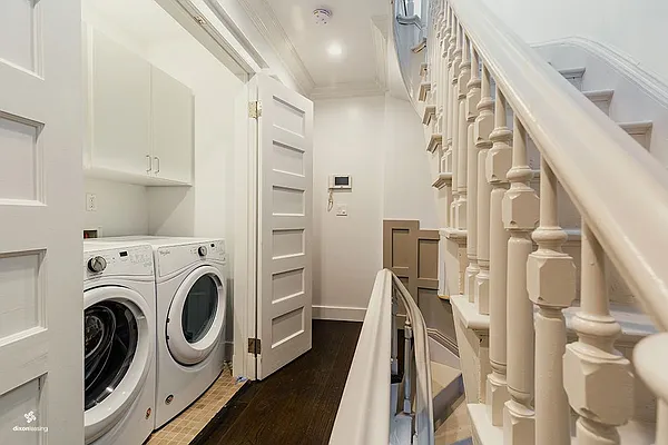 Rented by Dixon Advisory USA Inc. | media 10
