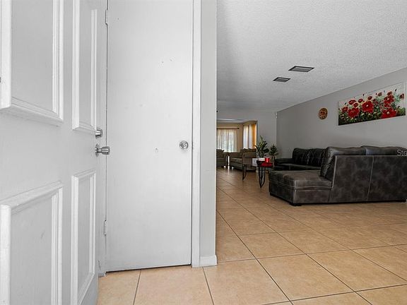 4th image of 14753 SW 39th Cir