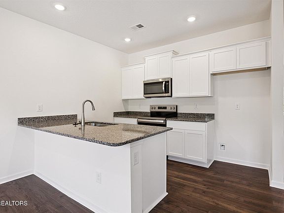 7th image of this home
