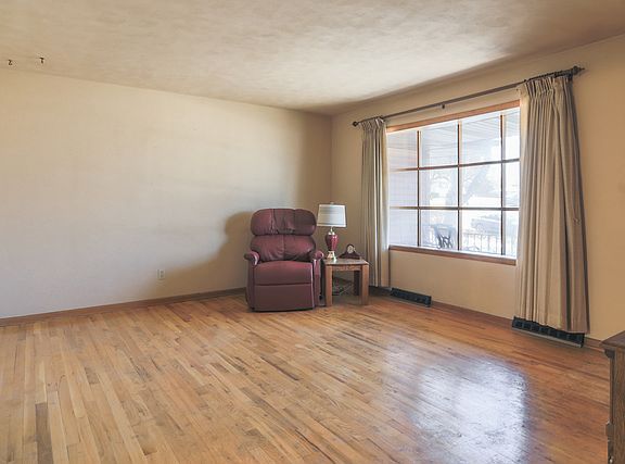 5th image of 2594 Sierra Dr