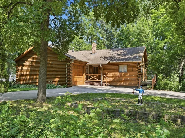 28569 Sleepy Hollow Rd, Winthrop, MN 55396
