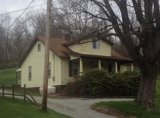 599 Scenic Dr, Daisytown, PA 15427