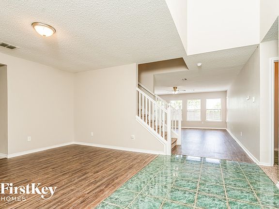 2nd image of 300 Kissimmee Dr