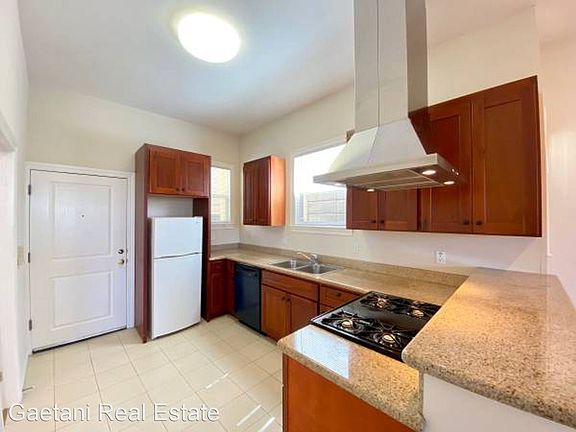 3rd image of 876 Haight St #6