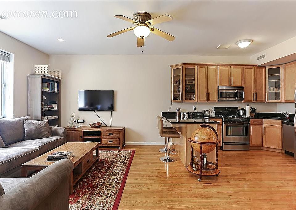 living room/dining room