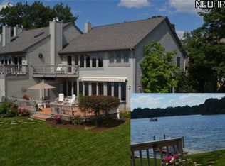 1729 N Pointe Dr NW, Canton, OH 44708
