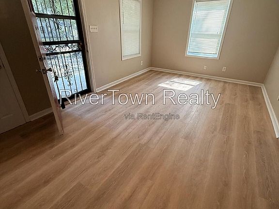 3rd image of 3889 Tuggle Ave