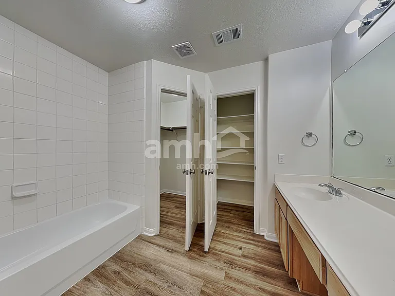 2518 Halstead Dr — Photo 14