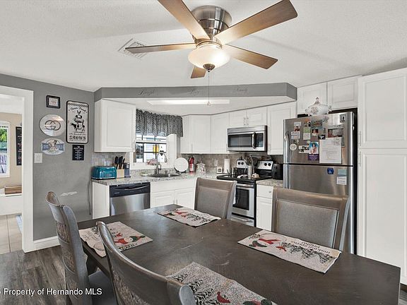3rd image of 7415 Mayfield Dr