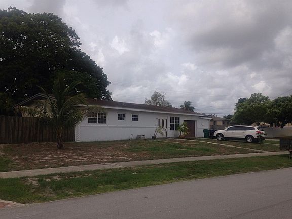 3rd image of 920 NW 186th Dr