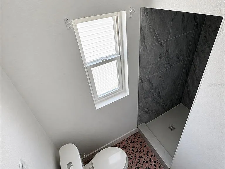 601 Corey Ave — Photo 6