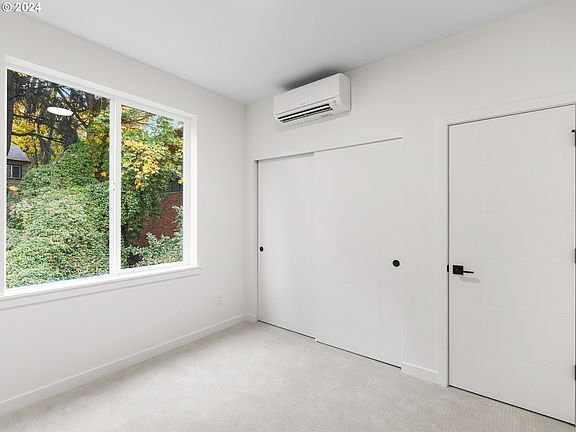 5th image of 1316 NE 46th Ave #6
