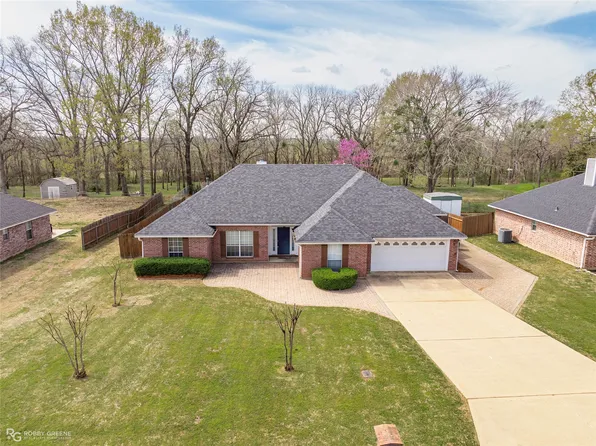 220 Country Club Dr, Benton, LA 71006