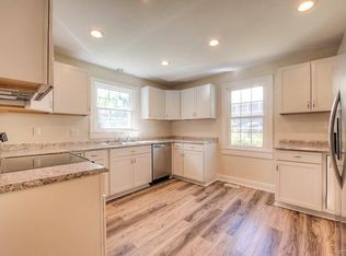 901 Hampton Rd, Petersburg, VA 23805