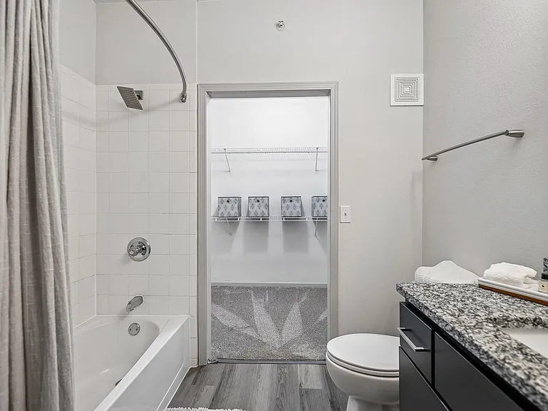 Meridian at Grandview — Photo 23