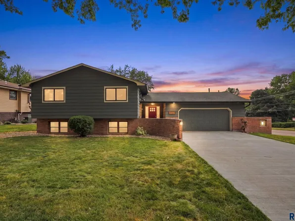 4101 S Thunderbird Trl, Sioux Falls, SD 57103