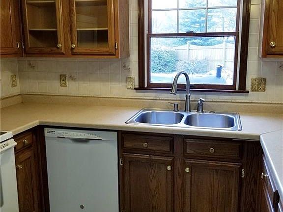 5th image of 8374 Brittany Ct S