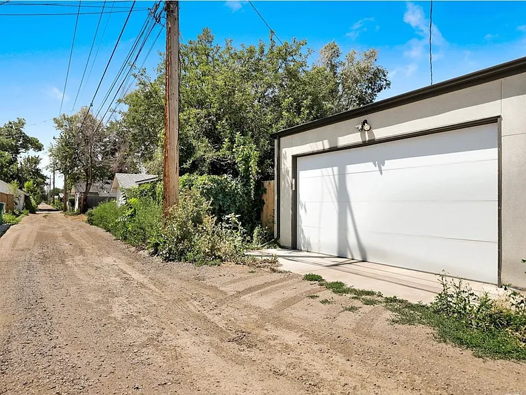 2764 S Bannock St — Photo 31