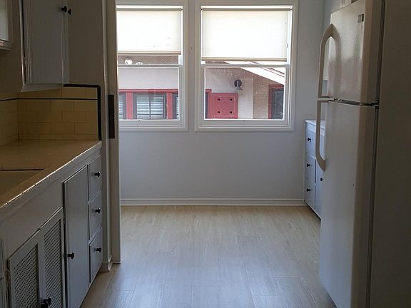 3rd image of 1445 Oxford St #1445