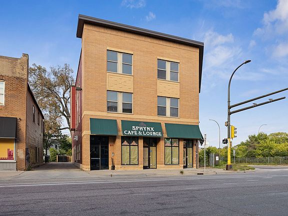 3rd image of 811 4th St SE APT 310