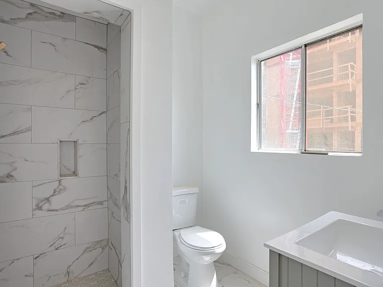722 S Manhattan Pl — Photo 6