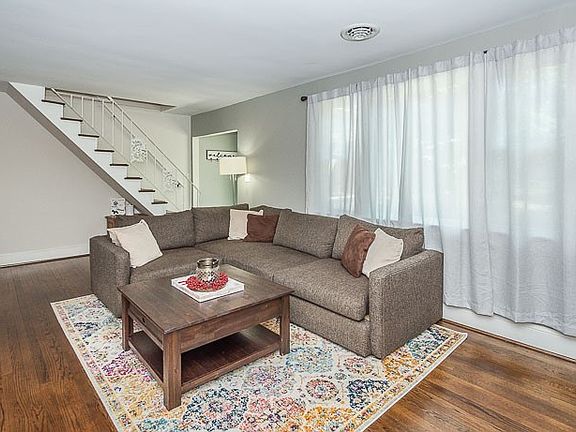 4th image of 304 Marvin Ave