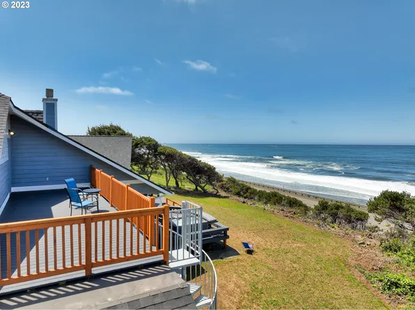 33704 Ophir Rd, Gold Beach, OR 97444