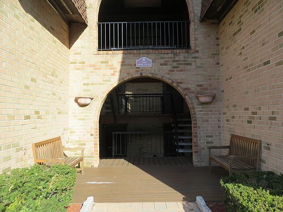 3rd image of 344 Central Park Ave APT B20