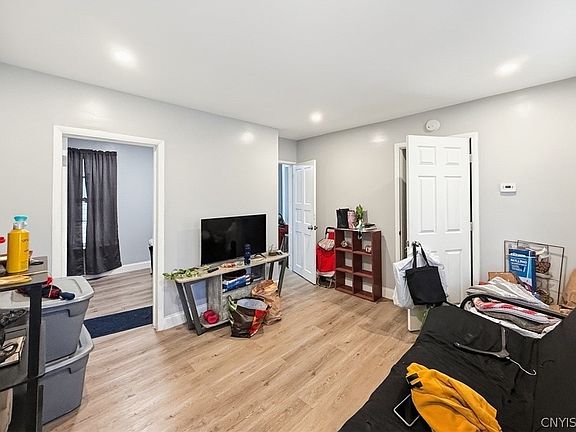 4th image of 1023 Wager St