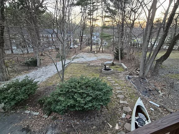 4th image of 33 Cedar St