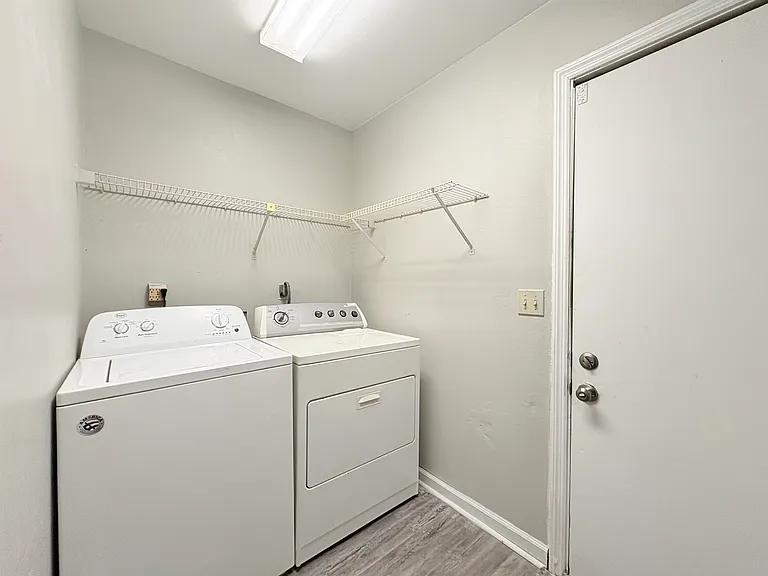 3910 Gaffney Loop — Photo 9