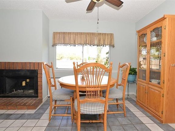 4th image of 1749 Deanna Dr