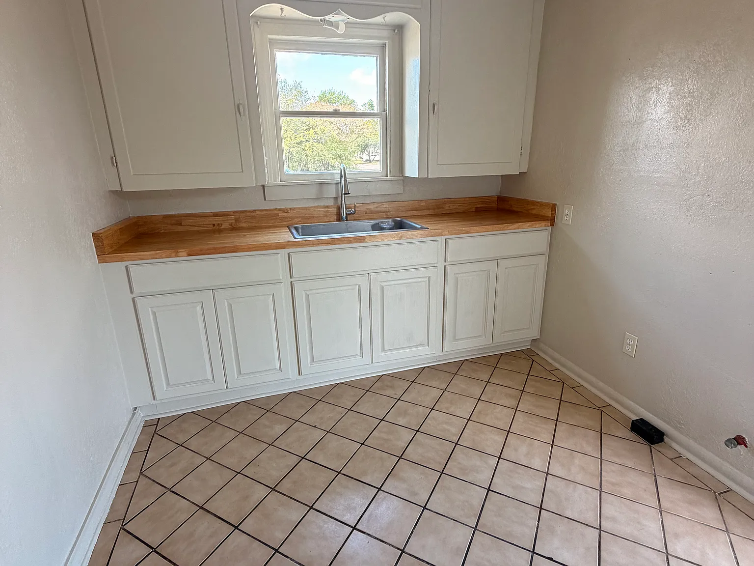 2 bed, 1024 sqft, $1,150 — Photo 3
