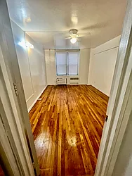 35-20 Leverich Street
