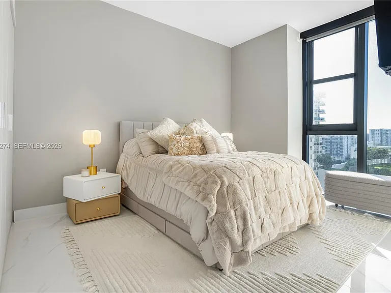 700 NE 24th St #901 — Photo 55