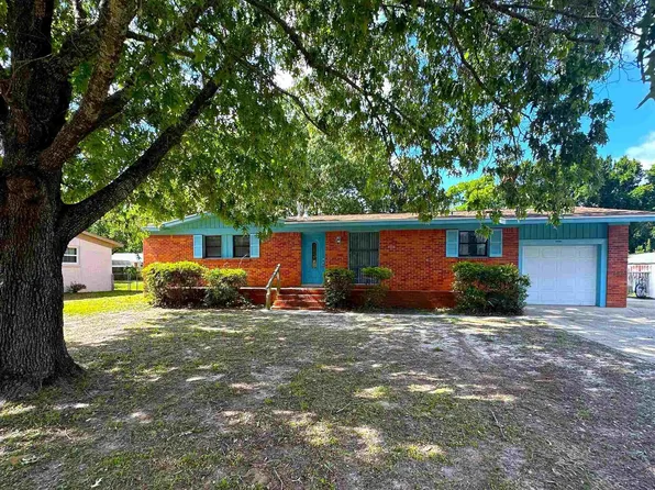 3801 Forest Glen Dr, Pensacola, FL 32504