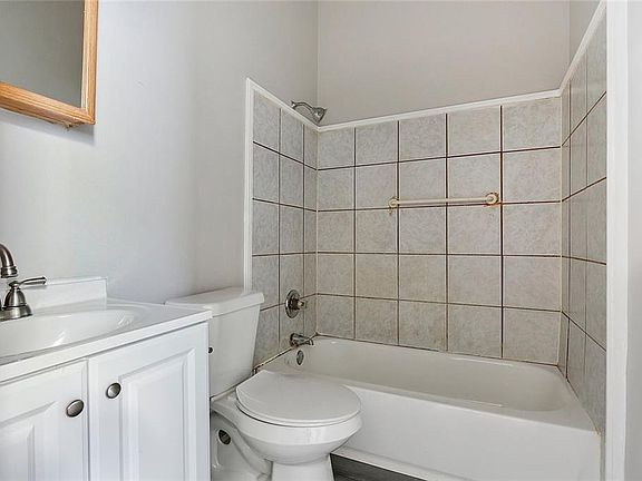 4th image of 1719-21 N Robertson St
