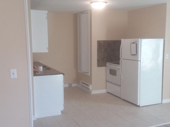 3rd image of 593 N 2nd Ave APT 1