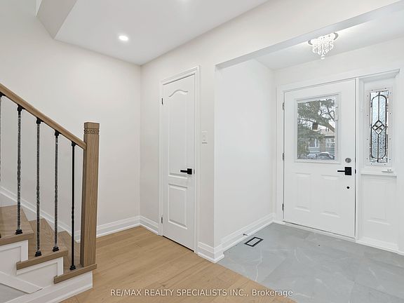 3rd image of 6419 Chaumont Cres