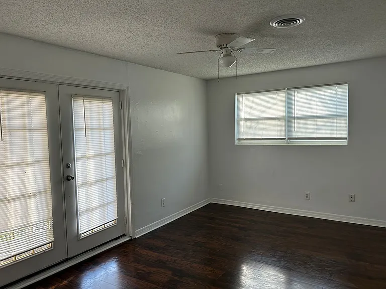 3914 Rodby Dr — Photo 10