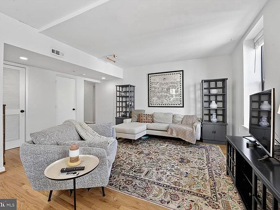 2nd image of 2633 Adams Mill Rd NW APT 205