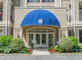 8310 Harcourt Rd #607, Clifton, NJ 07013