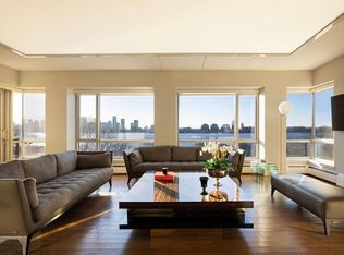 374 W 11th St APT 5, New York, NY 10014