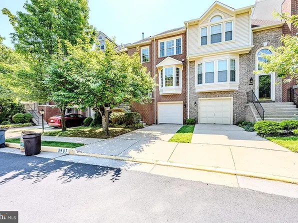 3907 Clares Ct, Fairfax, VA 22033